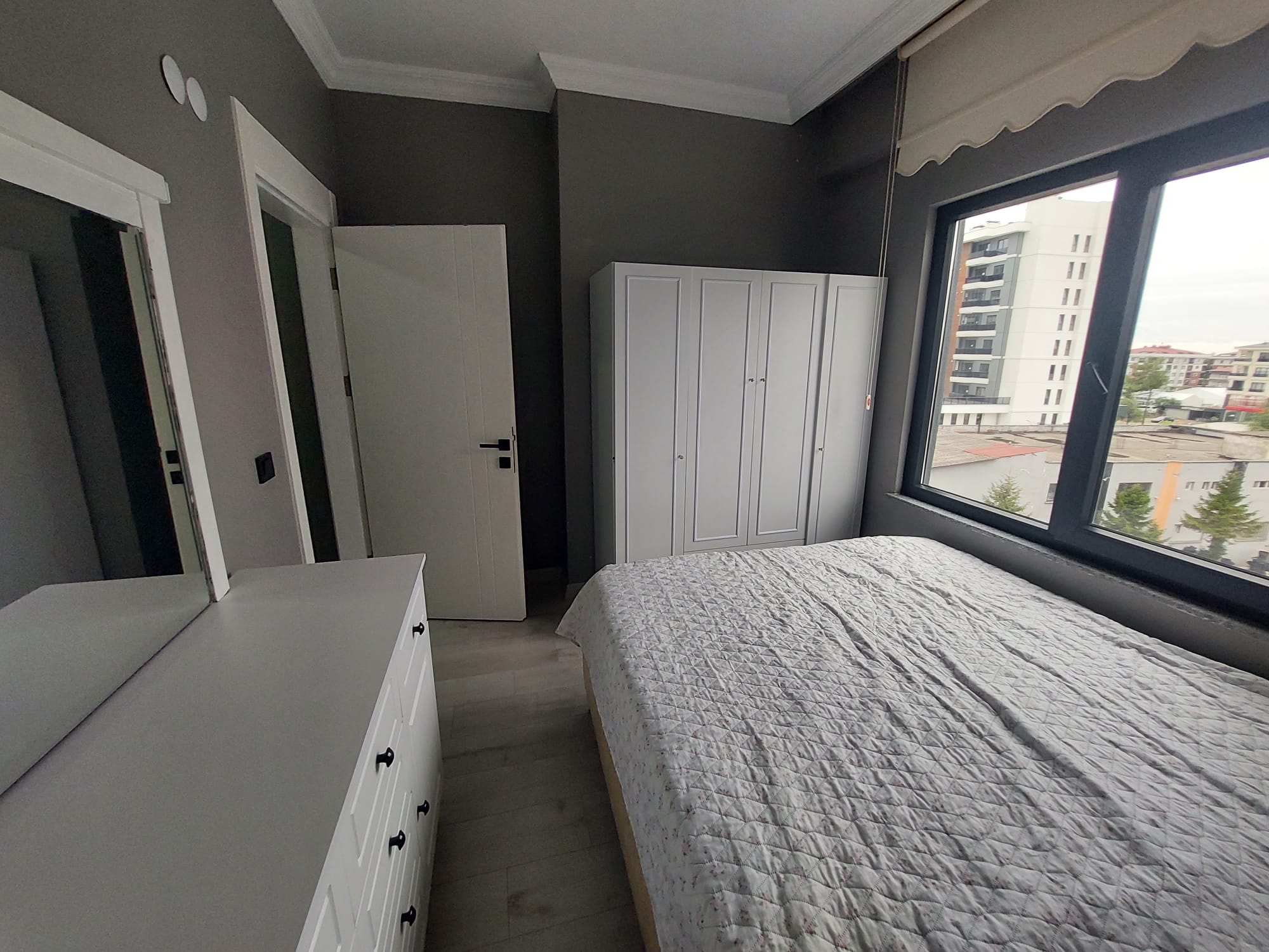CUMHURİYET MAH. AYZEK OTEL YANINDA SATILIK EŞYALI 1+1